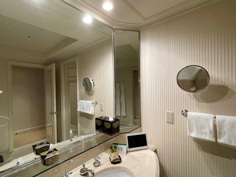 Hotel Chinzanso Tokyo Spacious Bathroom